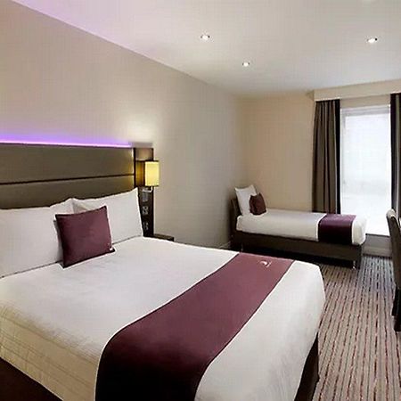 Premier Inn London Romford Exteriör bild