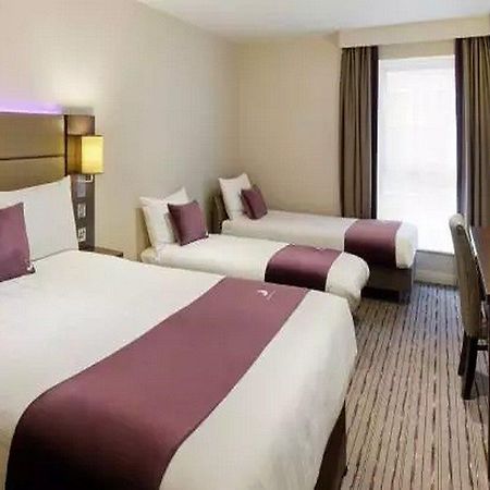 Premier Inn London Romford Exteriör bild
