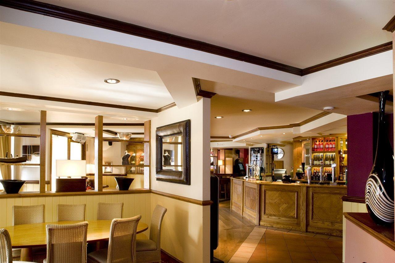 Premier Inn London Romford Exteriör bild