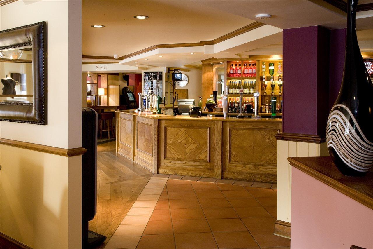 Premier Inn London Romford Exteriör bild