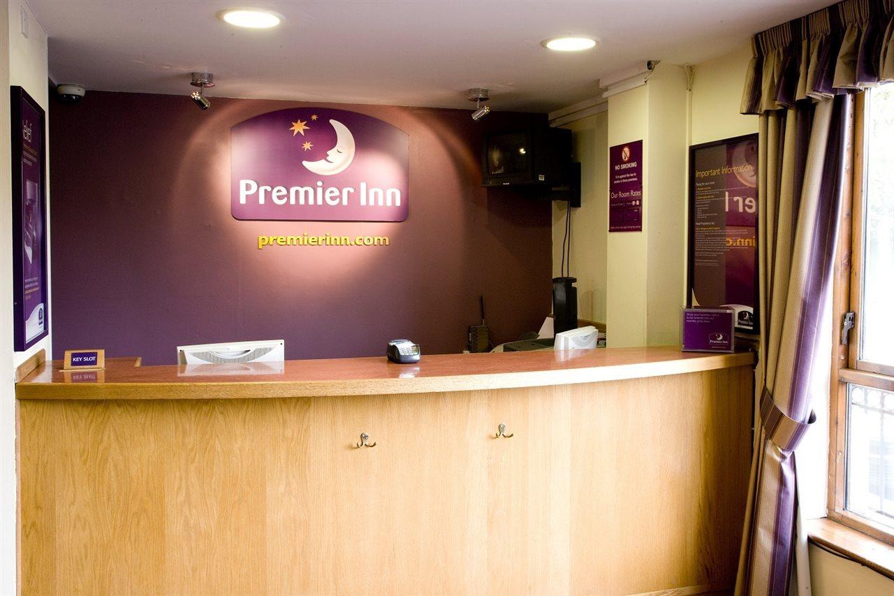 Premier Inn London Romford Exteriör bild