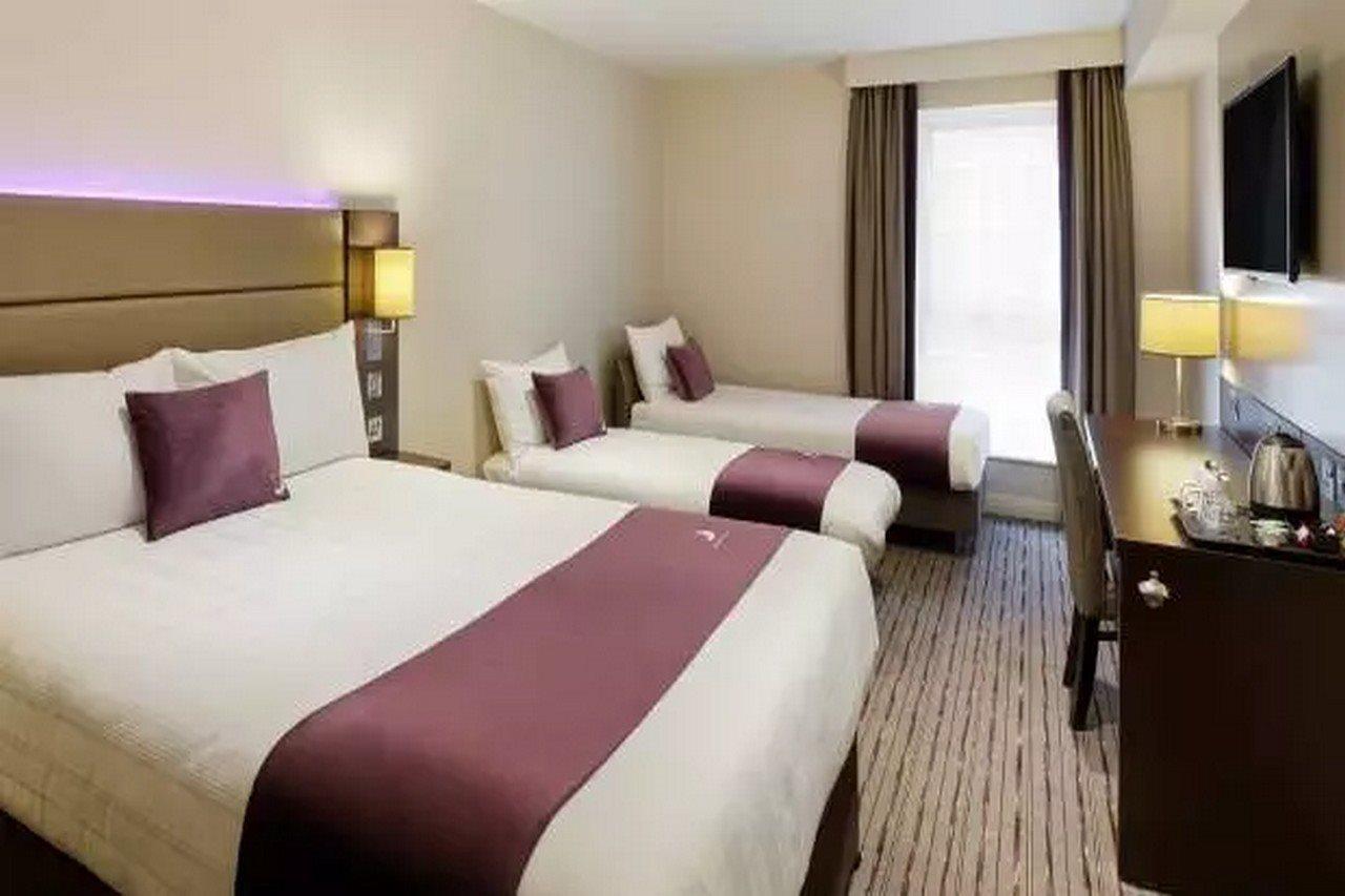 Premier Inn London Romford Exteriör bild