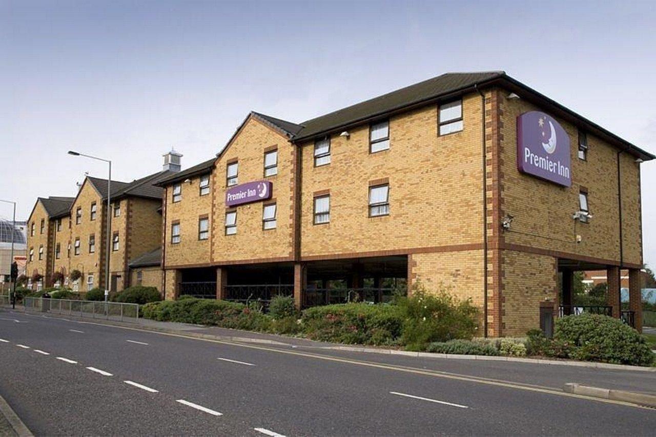 Premier Inn London Romford Exteriör bild
